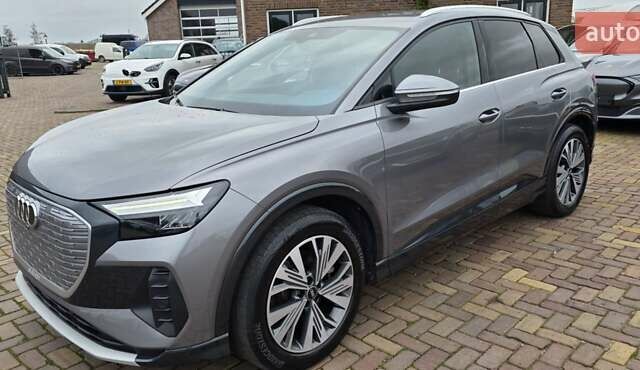 Серый Ауди Q4 e-tron, объемом двигателя 0 л и пробегом 129 тыс. км за 24532 $, фото 1 на Automoto.ua