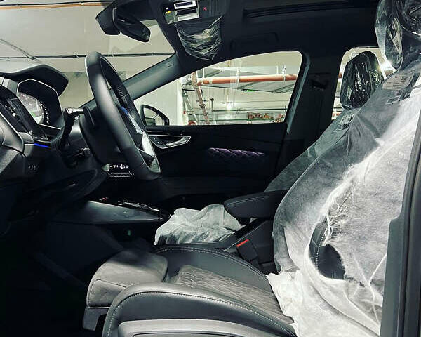 Серый Ауди Q4 e-tron, объемом двигателя 0 л и пробегом 1 тыс. км за 40000 $, фото 1 на Automoto.ua