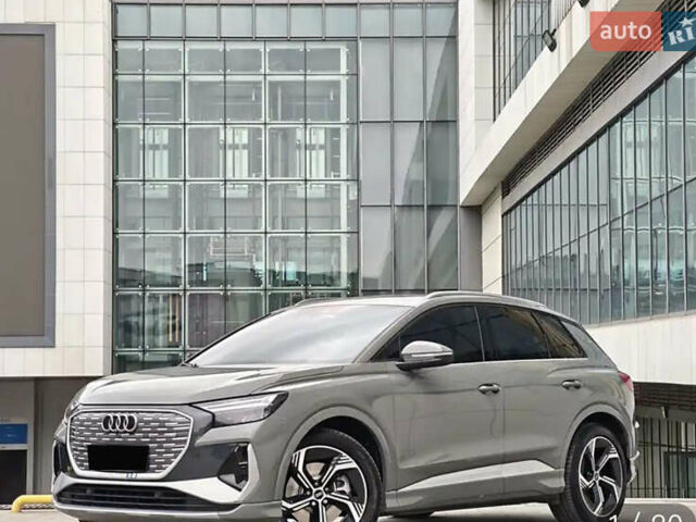 Серый Ауди Q4 e-tron, объемом двигателя 0 л и пробегом 13 тыс. км за 26500 $, фото 1 на Automoto.ua