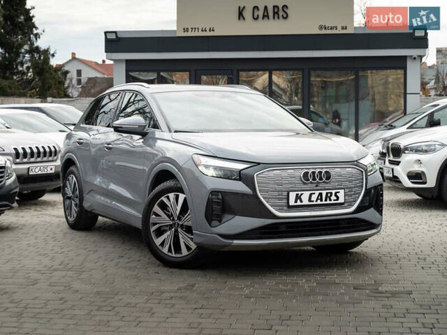 Серый Ауди Q4 e-tron, объемом двигателя 0 л и пробегом 14 тыс. км за 29900 $, фото 1 на Automoto.ua