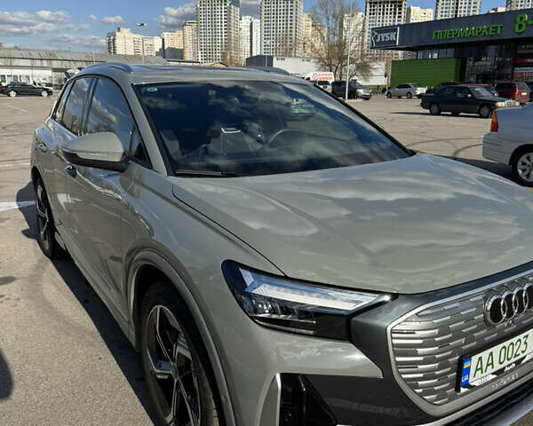 Сірий Ауді Q4 e-tron, об'ємом двигуна 0 л та пробігом 16 тис. км за 33200 $, фото 1 на Automoto.ua