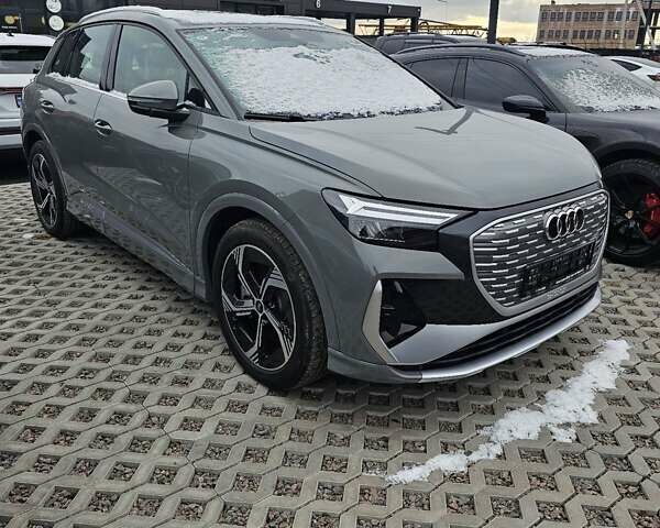 Серый Ауди Q4 e-tron, объемом двигателя 0 л и пробегом 1 тыс. км за 27900 $, фото 1 на Automoto.ua