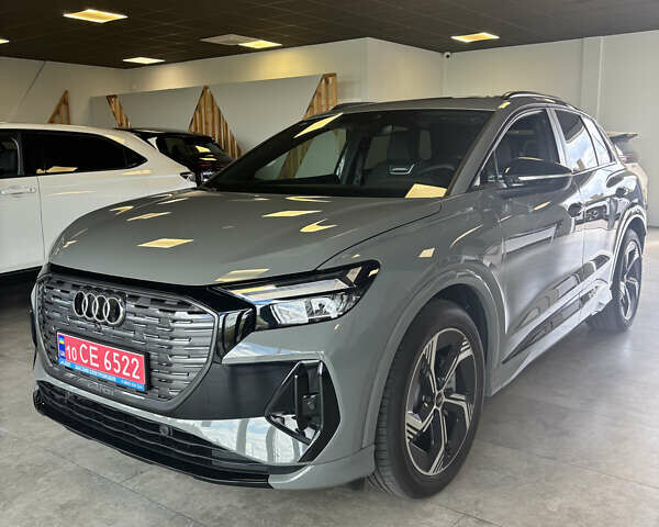 Сірий Ауді Q4 e-tron, об'ємом двигуна 0 л та пробігом 1 тис. км за 32000 $, фото 1 на Automoto.ua