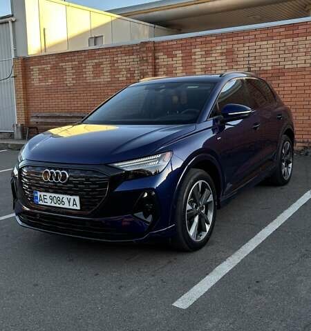 Синий Ауди Q4 e-tron, объемом двигателя 0 л и пробегом 25 тыс. км за 37900 $, фото 1 на Automoto.ua