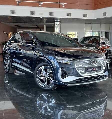 Синий Ауди Q4 e-tron, объемом двигателя 0 л и пробегом 23 тыс. км за 31500 $, фото 1 на Automoto.ua