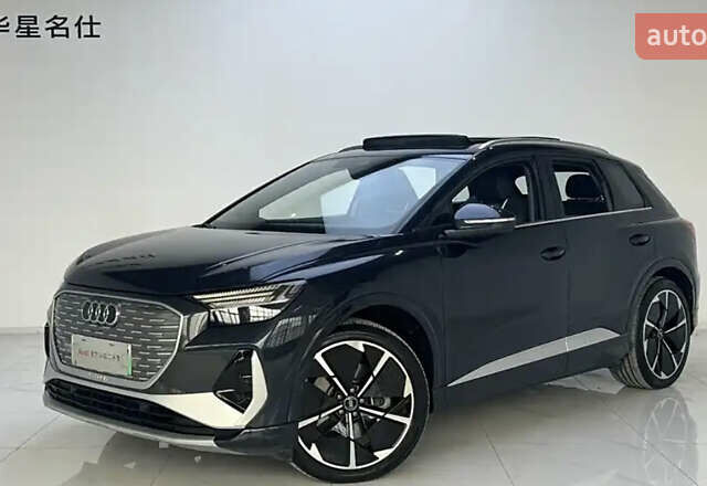 Синий Ауди Q4 e-tron, объемом двигателя 0 л и пробегом 5 тыс. км за 29200 $, фото 1 на Automoto.ua