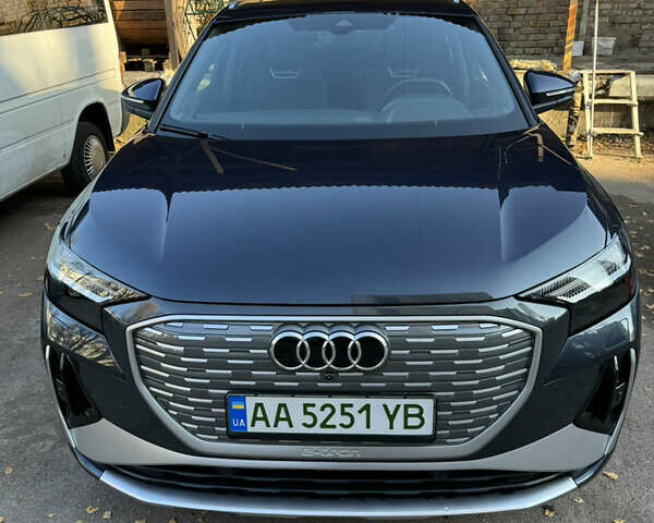 Синий Ауди Q4 e-tron, объемом двигателя 0 л и пробегом 14 тыс. км за 45700 $, фото 1 на Automoto.ua