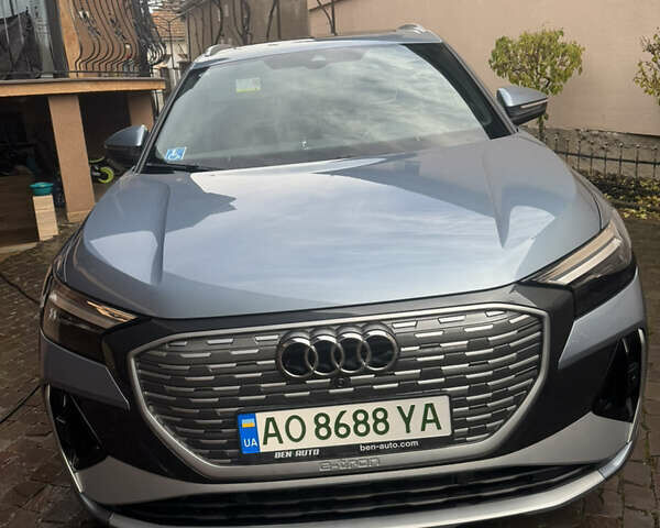 Синий Ауди Q4 e-tron, объемом двигателя 0 л и пробегом 10 тыс. км за 32500 $, фото 1 на Automoto.ua