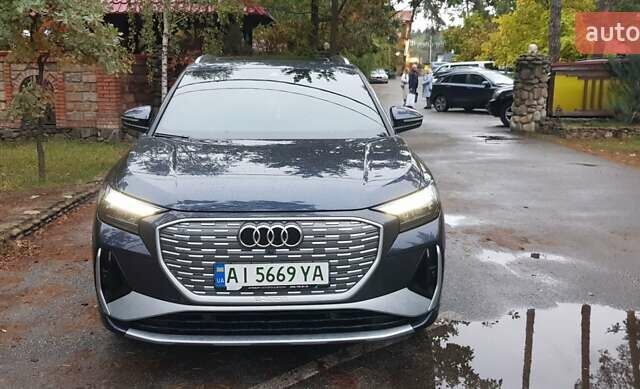 Синий Ауди Q4 e-tron, объемом двигателя 0 л и пробегом 16 тыс. км за 31300 $, фото 1 на Automoto.ua