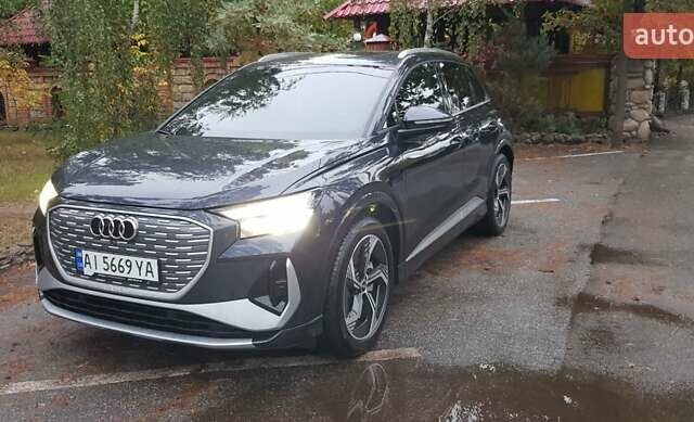 Синий Ауди Q4 e-tron, объемом двигателя 0 л и пробегом 19 тыс. км за 28800 $, фото 1 на Automoto.ua