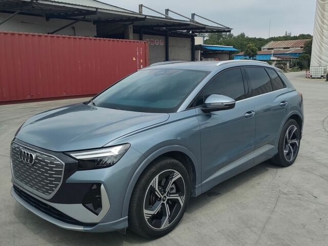 Синий Ауди Q4 e-tron, объемом двигателя 0 л и пробегом 19 тыс. км за 30500 $, фото 1 на Automoto.ua