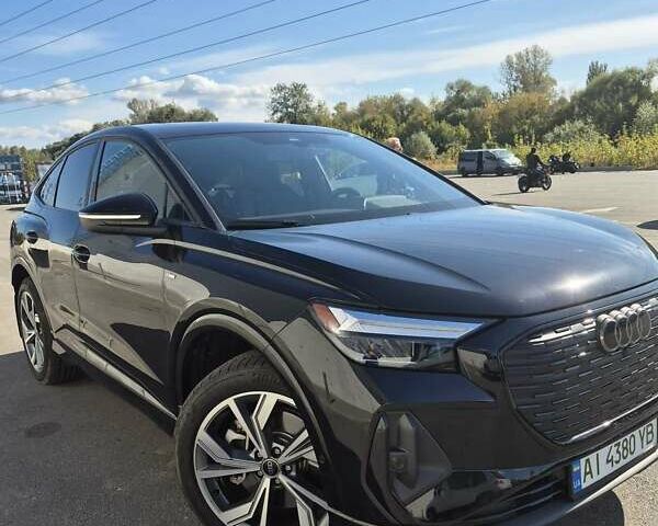 Чорний Ауді Q4 Sportback e-tron, об'ємом двигуна 0 л та пробігом 10 тис. км за 45000 $, фото 1 на Automoto.ua