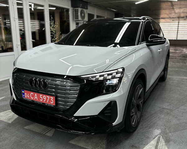 Белый Ауди Q5 e-tron, объемом двигателя 0 л и пробегом 8 тыс. км за 39500 $, фото 1 на Automoto.ua