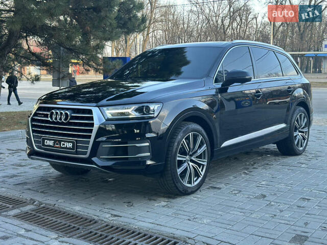 Черный Ауди Q7 e-tron, объемом двигателя 3 л и пробегом 128 тыс. км за 25800 $, фото 1 на Automoto.ua