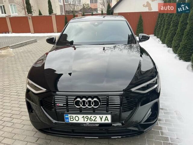 Черный Ауди Q7 e-tron, объемом двигателя 0 л и пробегом 40 тыс. км за 37800 $, фото 1 на Automoto.ua