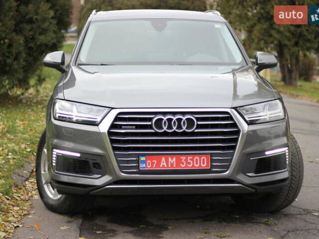 Серый Ауди Q7 e-tron, объемом двигателя 3 л и пробегом 149 тыс. км за 38150 $, фото 1 на Automoto.ua