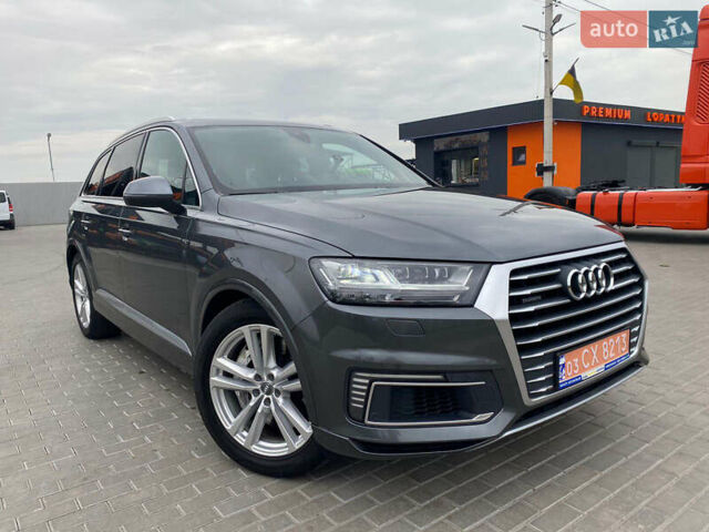 Серый Ауди Q7 e-tron, объемом двигателя 0 л и пробегом 219 тыс. км за 36800 $, фото 1 на Automoto.ua