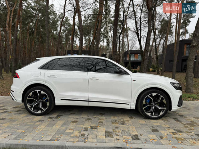 Белый Ауди Q8, объемом двигателя 3 л и пробегом 149 тыс. км за 49500 $, фото 1 на Automoto.ua