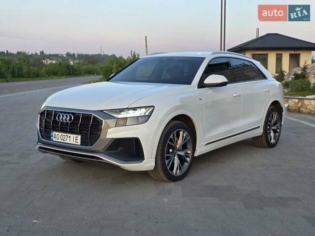 Белый Ауди Q8, объемом двигателя 3 л и пробегом 211 тыс. км за 49999 $, фото 1 на Automoto.ua
