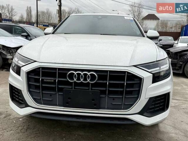 Белый Ауди Q8, объемом двигателя 3 л и пробегом 98 тыс. км за 38000 $, фото 1 на Automoto.ua