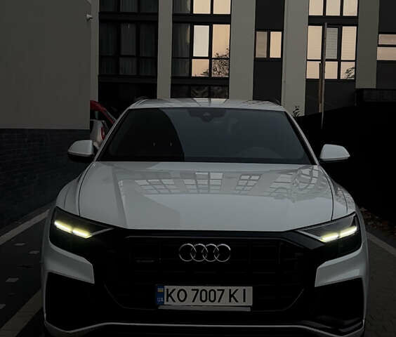 Белый Ауди Q8, объемом двигателя 3 л и пробегом 67 тыс. км за 59700 $, фото 1 на Automoto.ua