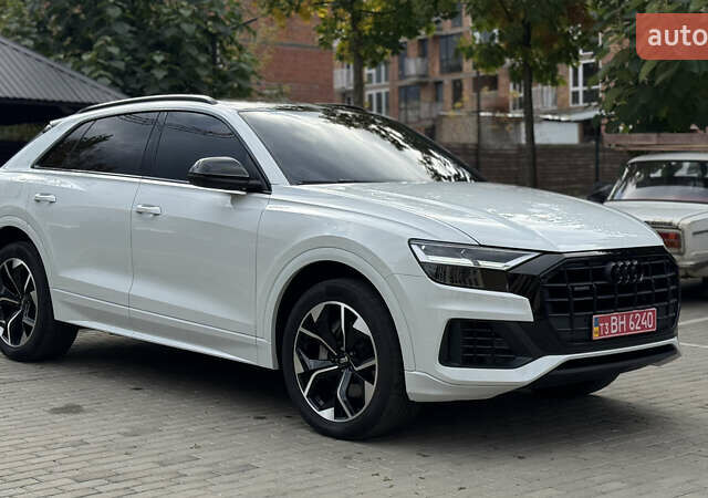 Белый Ауди Q8, объемом двигателя 3 л и пробегом 152 тыс. км за 39999 $, фото 1 на Automoto.ua
