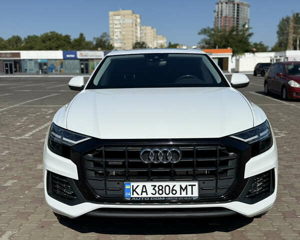 Белый Ауди Q8, объемом двигателя 3 л и пробегом 140 тыс. км за 42000 $, фото 1 на Automoto.ua