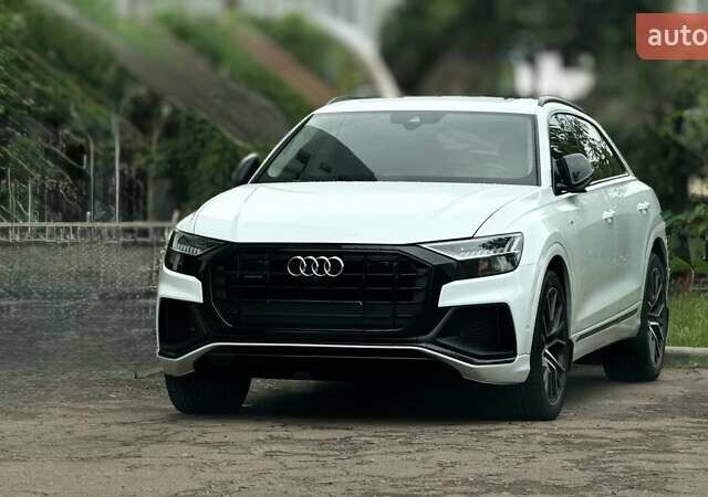Белый Ауди Q8, объемом двигателя 3 л и пробегом 75 тыс. км за 75000 $, фото 1 на Automoto.ua