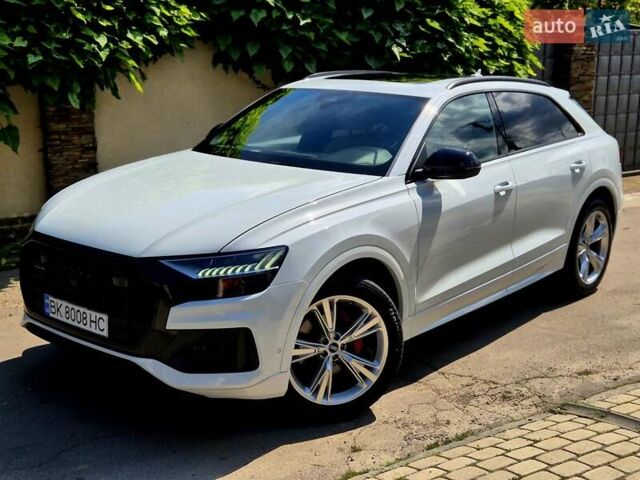 Белый Ауди Q8, объемом двигателя 3 л и пробегом 62 тыс. км за 59999 $, фото 1 на Automoto.ua