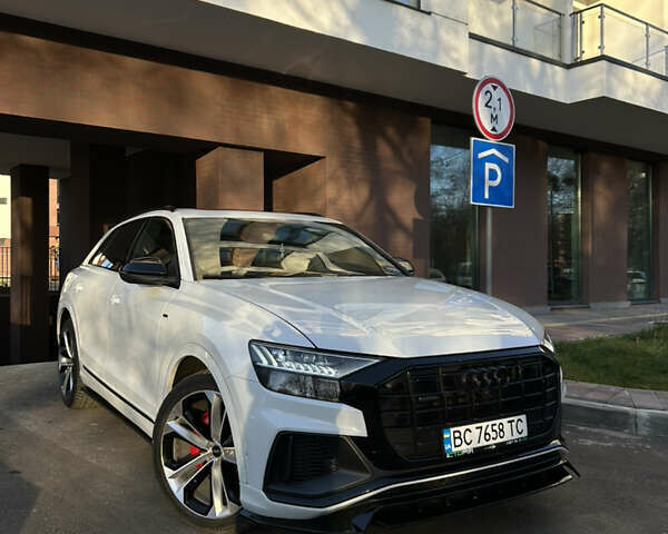 Белый Ауди Q8, объемом двигателя 3 л и пробегом 82 тыс. км за 64000 $, фото 1 на Automoto.ua