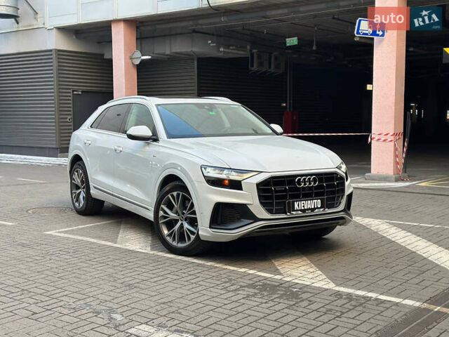 Белый Ауди Q8, объемом двигателя 3 л и пробегом 50 тыс. км за 58500 $, фото 1 на Automoto.ua