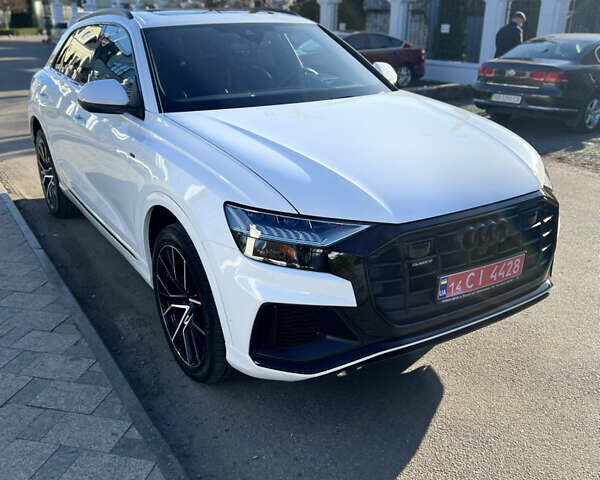 Белый Ауди Q8, объемом двигателя 3 л и пробегом 39 тыс. км за 73500 $, фото 1 на Automoto.ua