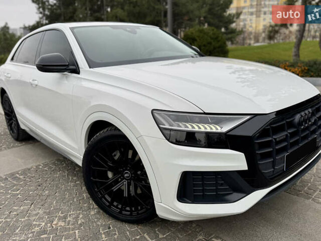 Білий Ауді Q8, об'ємом двигуна 2.97 л та пробігом 94 тис. км за 72500 $, фото 1 на Automoto.ua