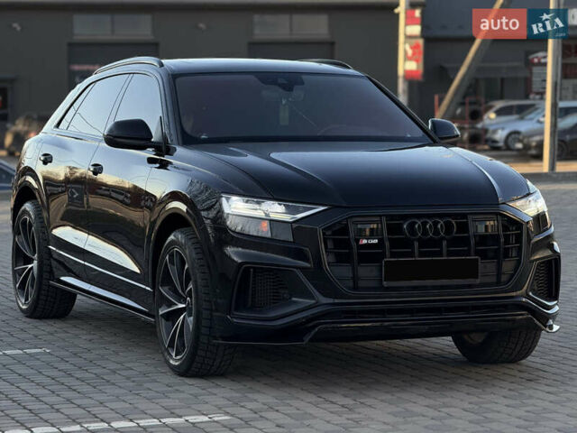 Черный Ауди Q8, объемом двигателя 3 л и пробегом 63 тыс. км за 58500 $, фото 1 на Automoto.ua