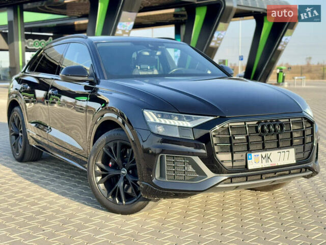 Черный Ауди Q8, объемом двигателя 3 л и пробегом 140 тыс. км за 63000 $, фото 1 на Automoto.ua