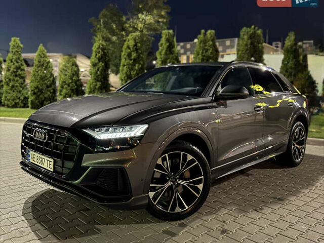 Серый Ауди Q8, объемом двигателя 3 л и пробегом 121 тыс. км за 42400 $, фото 1 на Automoto.ua