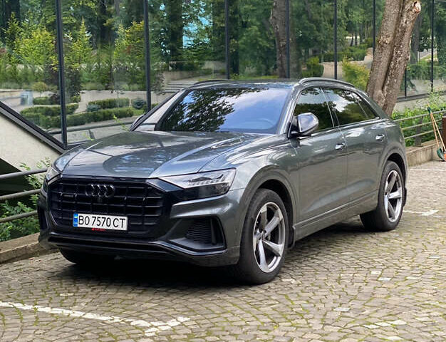 Серый Ауди Q8, объемом двигателя 3 л и пробегом 57 тыс. км за 68000 $, фото 1 на Automoto.ua