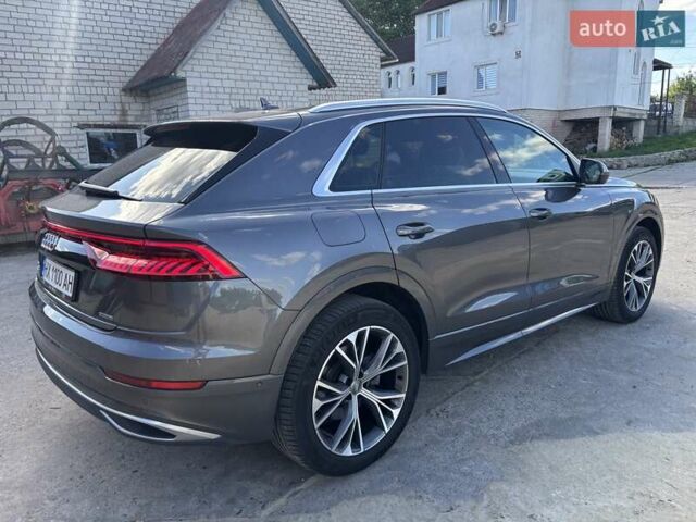 Серый Ауди Q8, объемом двигателя 2.97 л и пробегом 218 тыс. км за 51000 $, фото 1 на Automoto.ua