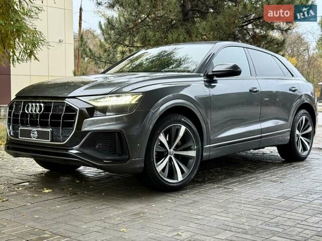 Ауді Q8 2019 у Дніпро (Дніпропетровську) на Automoto.ua Сірий Ауді Q8, об'ємом двигуна 2.97 л та пробігом 120 тис. км за 60500 $, фото 1 на Automoto.ua