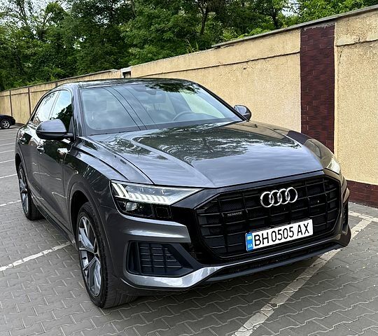 Серый Ауди Q8, объемом двигателя 3 л и пробегом 70 тыс. км за 71500 $, фото 1 на Automoto.ua