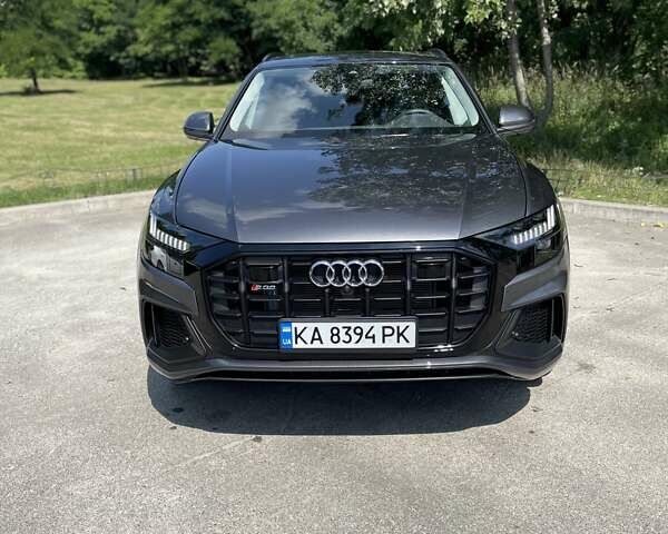 Сірий Ауді Q8, об'ємом двигуна 3 л та пробігом 11 тис. км за 69600 $, фото 1 на Automoto.ua