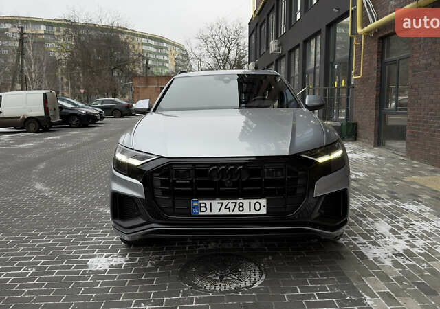 Сірий Ауді Q8, об'ємом двигуна 3 л та пробігом 90 тис. км за 57000 $, фото 1 на Automoto.ua