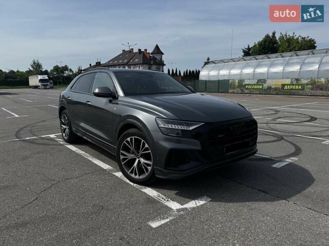 Серый Ауди Q8, объемом двигателя 2.97 л и пробегом 103 тыс. км за 62000 $, фото 1 на Automoto.ua