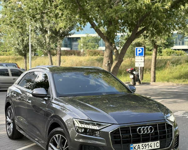 Серый Ауди Q8, объемом двигателя 2.97 л и пробегом 28 тыс. км за 84999 $, фото 1 на Automoto.ua