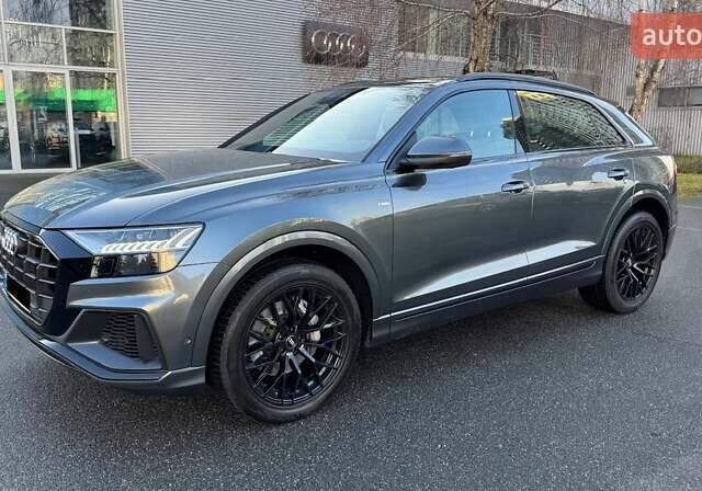 Сірий Ауді Q8, об'ємом двигуна 3 л та пробігом 67 тис. км за 73000 $, фото 1 на Automoto.ua