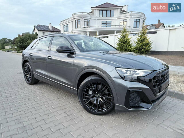 Серый Ауди Q8, объемом двигателя 3 л и пробегом 1 тыс. км за 115900 $, фото 1 на Automoto.ua