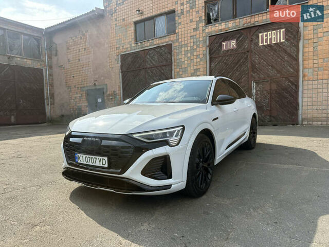 Ауди Q8 e-tron 2023 в Киеве на Automoto.ua Белый Ауди Q8 e-tron, объемом двигателя 0 л и пробегом 29 тыс. км за 65000 $, фото 1 на Automoto.ua