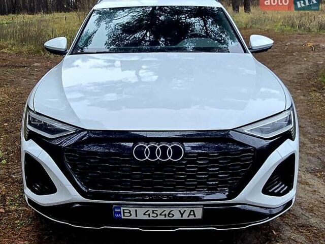 Білий Ауді Q8 e-tron, об'ємом двигуна 0 л та пробігом 17 тис. км за 50000 $, фото 1 на Automoto.ua