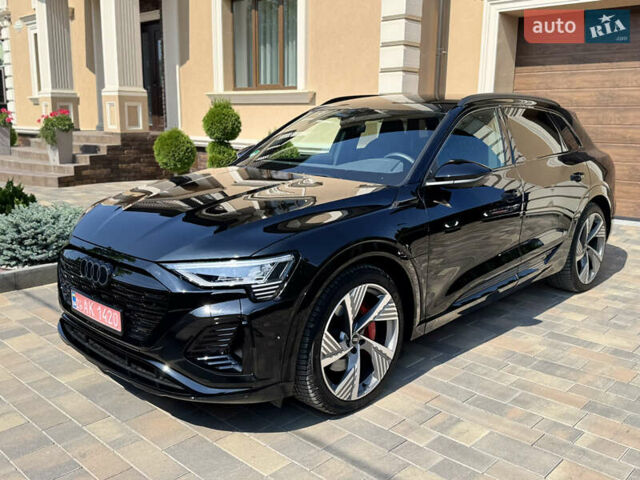 Чорний Ауді Q8 e-tron, об'ємом двигуна 0 л та пробігом 31 тис. км за 57900 $, фото 1 на Automoto.ua