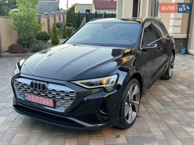 Черный Ауди Q8 e-tron, объемом двигателя 0 л и пробегом 23 тыс. км за 55000 $, фото 1 на Automoto.ua